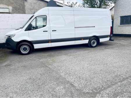 2025 Mercedes-Benz Sprinter - photo 32