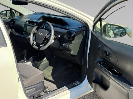 2018 Toyota Aqua - thumbnail 13