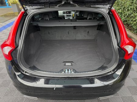 2017 Volvo V60 D4 CLASSIC 2.0 D // SERVICE HISTORY // REVERSE CAMERA // DIGITAL CLUSTER €19,900 thumbnail