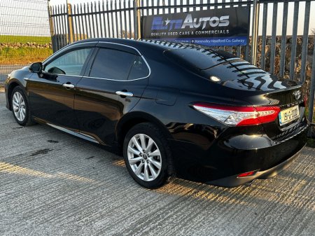 2019 Toyota Camry - thumbnail 3