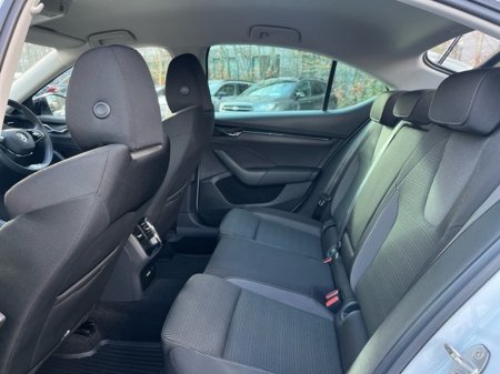 2023 Skoda Octavia - thumbnail 7