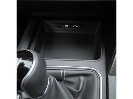 2025 SEAT Leon 1.5 TSI 115hp SE €28,995 thumbnail