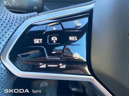 2023 Volkswagen Golf R-Line 1.5TSI 130bhp €31,950 thumbnail