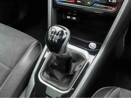 2023 Volkswagen T-Roc STYLE 1.0 PETROL //HIGH SPEC//HALF LEATHER HEATED SEATS//PANORAMIC GLASS ROOF//SAT NAV//REVERSE CAMERA// €27,950 thumbnail