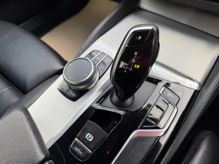 2020 BMW 5 Series - thumbnail 13