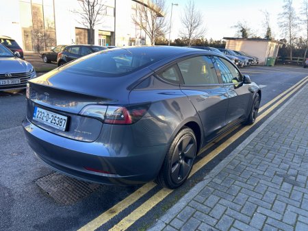 2023 Tesla Model 3 DUAL MOTOR LONG RANGE AWD €30,995 thumbnail