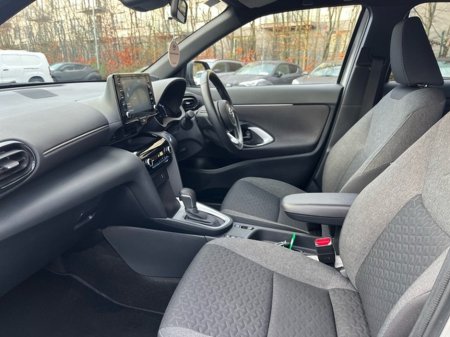 2023 Toyota Yaris Cross YARIS CROSS LUNA SPORT €27,450 thumbnail