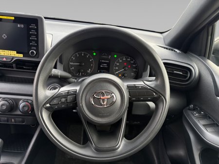 2020 Toyota Yaris - thumbnail 11