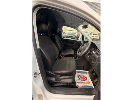 2019 Volkswagen Caddy 102HP €12,601 thumbnail