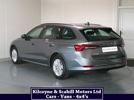 2023 Skoda Octavia - thumbnail 5