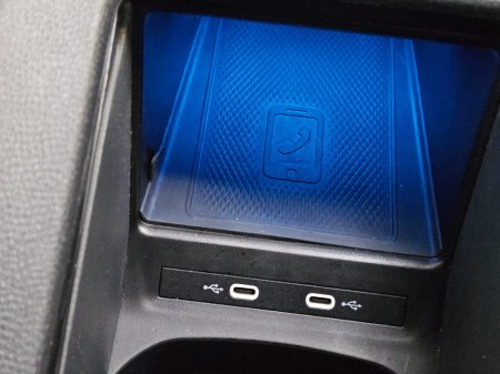 2021 Volkswagen ID.4 LIFE 77kWh 204HP €19,950 thumbnail