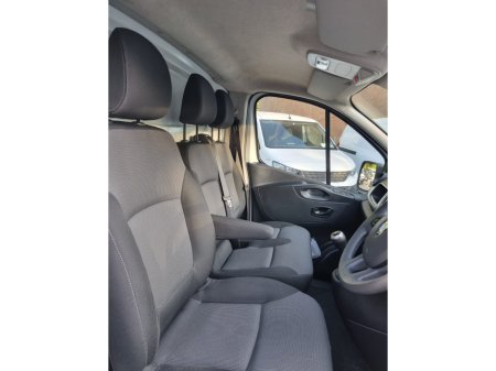 2021 Renault Trafic LL30 ENERGY DCI 120 BUSINESS P €16,300 thumbnail
