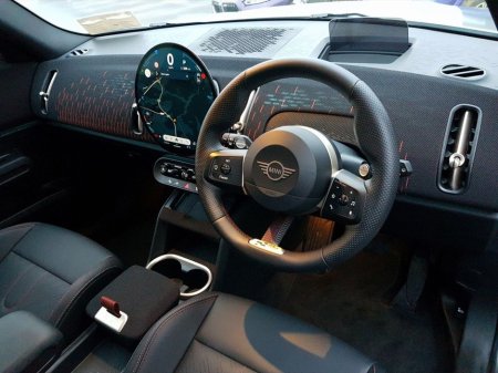 2025 MINI Countryman Cooper Classic thumbnail