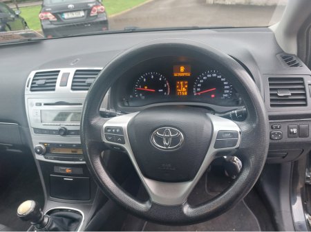 2014 Toyota Avensis 2.0 D-4D TERRA 4DR €9,000