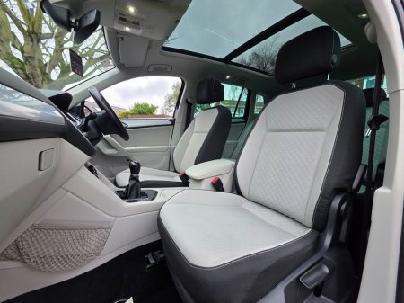 2017 Volkswagen Tiguan 2.0 TDI 150HP BMT Comfortline €13,999 thumbnail