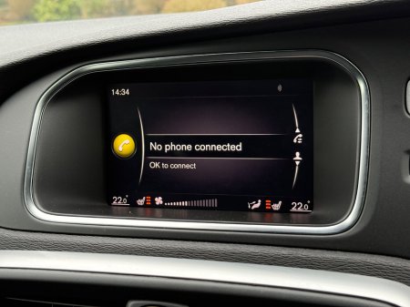 2018 Volvo V40 D2 (120hp) Momentum Edition Geartronic thumbnail