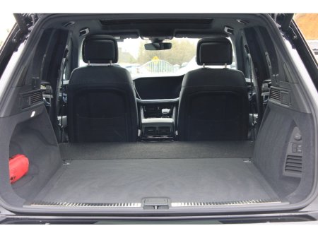 2025 Volkswagen Touareg - thumbnail 16