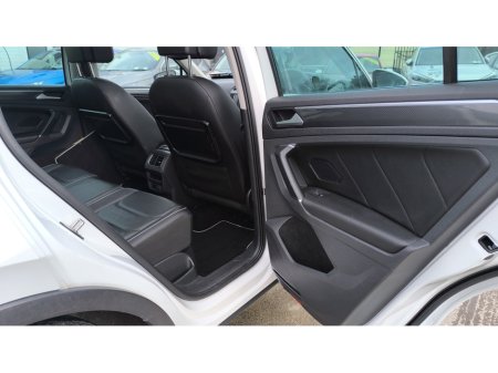 2017 Volkswagen Tiguan - thumbnail 10