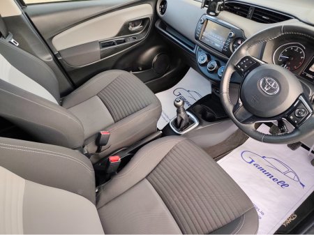 2020 Toyota Yaris - thumbnail 7