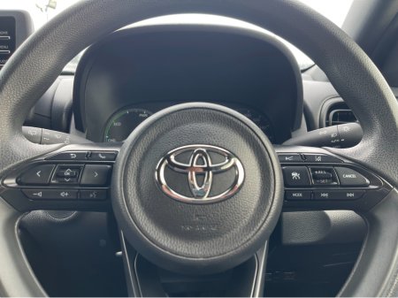 2020 Toyota Yaris - thumbnail 19
