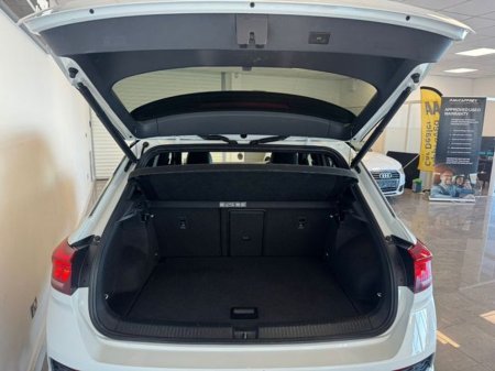 2020 Volkswagen T-Roc 2.0 TDI 150bhp R-Line DSG €24,495 thumbnail