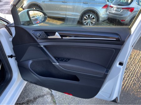 2019 Volkswagen Golf HIGHLINE AUTOMATIC 1.4 PETROL //LOW MILES//HIGH SPEC//REVERSE CAMERA//KEYLESS ENTRY//ADAPTIVE CRUISE CONTROL// €21,950 thumbnail