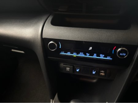 2021 Toyota Yaris Cross 1.5 Hybrid Automatic Only 68000 kms €21,499 thumbnail