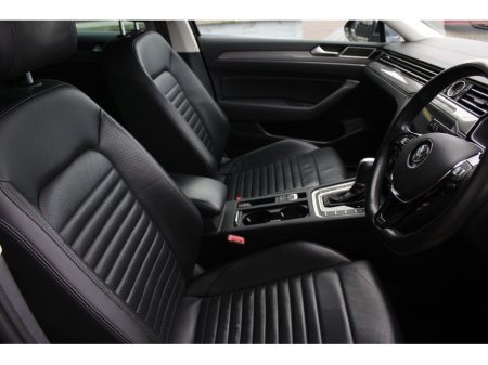 2019 Volkswagen Passat - thumbnail 11