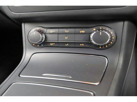 2017 Mercedes-Benz B Class B180 1.6 *PARK SENSORS*REVERSE CAM* €16,890 thumbnail