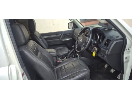 2015 Mitsubishi Pajero BARBARIAN 4WORK DI DI-D Plus Vat €22,724 thumbnail