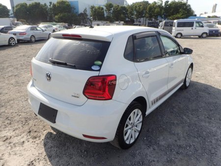 2017 Volkswagen Polo With Beats €14,500