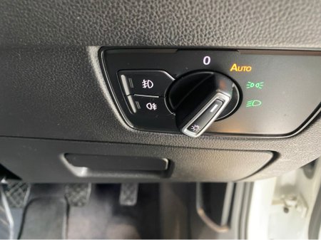 2018 Volkswagen Passat - thumbnail 23