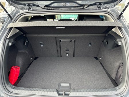 2026 Volkswagen Golf Edition 75 1.5 MHEV thumbnail