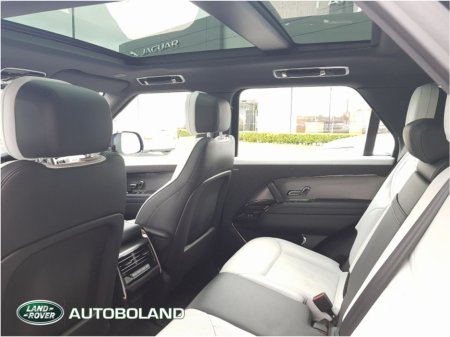 2024 Land Rover Range Rover Sport *Balance of 5 years or 150,000 KM Warranty * 3.0 PHEV P460e Dynamic SE - Sliding Pan Roof, Cold Climate Pack, Electric Deployable Towbar €99,995 thumbnail