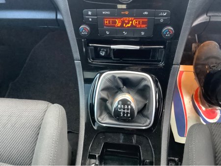 2011 Ford Galaxy - view 4