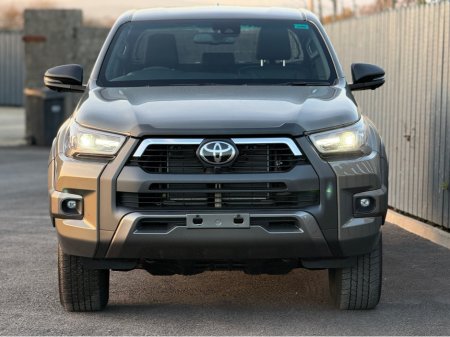 2026 Toyota Hilux - view 4