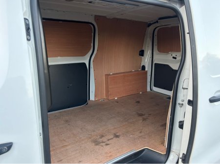 2022 Peugeot Expert EACTIVE STANDARD 100KW 50KWH 4 €14,950 thumbnail