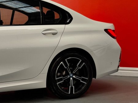 2023 BMW 3 Series - thumbnail 6