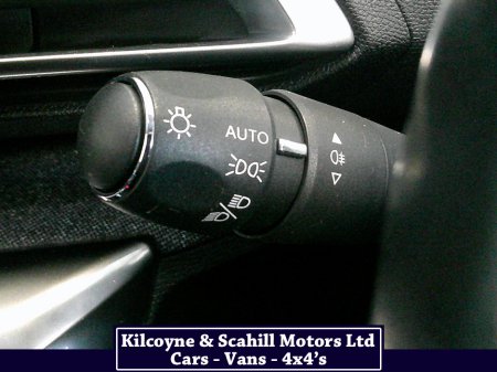 2021 Peugeot 5008 ALLURE BLUEHDI 7 Seater *Leather Interior + Heated Seats* €30,950 thumbnail