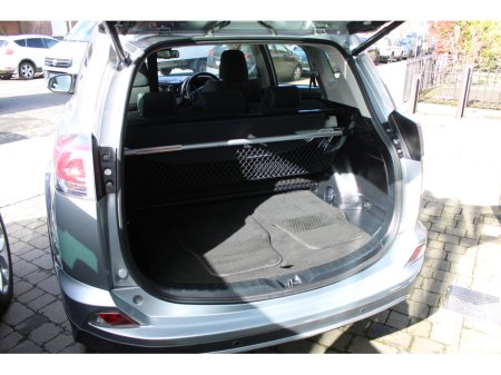 2018 Toyota Rav4 - thumbnail 9