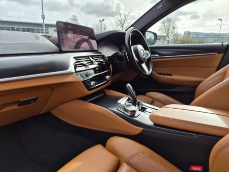 2022 BMW 5 Series - thumbnail 18