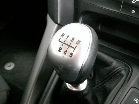 2018 Ford Focus - thumbnail 22