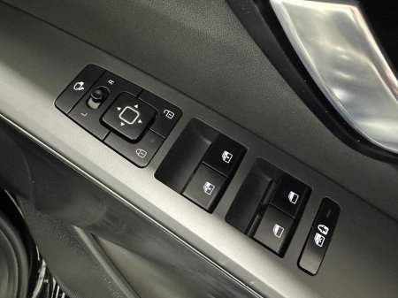 2024 Kia Niro Self Charging Hybrid HEV €28,400 thumbnail