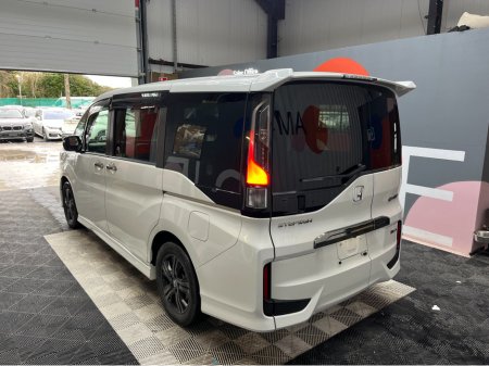 2020 Honda Stepwagon - thumbnail 4