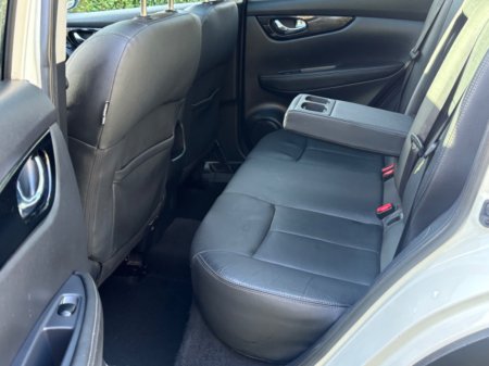 2015 Nissan Qashqai - thumbnail 11