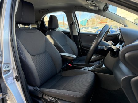 2023 Toyota Yaris - thumbnail 13