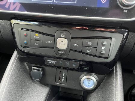 2025 Nissan Leaf EV SV PREMIUM 40KWH //360 PARKING CAMERAS//KEYLESS ENTRY//ADAPTIVE CRUISE CONTROL// €22,950 thumbnail