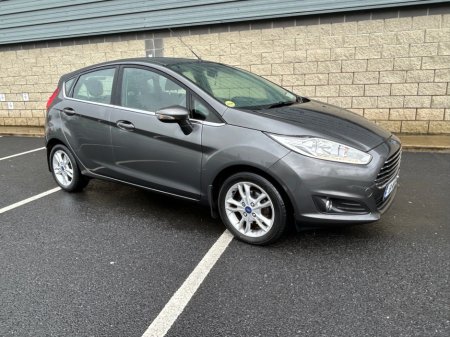2016 Ford Fiesta - thumbnail 2