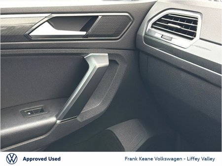 2017 Volkswagen Tiguan - thumbnail 21