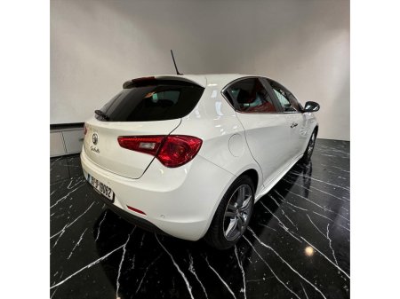 2015 Alfa Romeo Giulietta - thumbnail 8